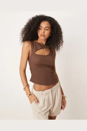 ASOS Camiseta sin mangas con cuello barco, abertura y botón nacarado de