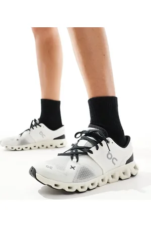 On Running Zapatillas de deporte blancas y negras para entrenar Cloud X 3 de ON