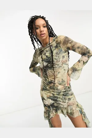 ASOS Vestido corto de manga larga con estampado floral de estilo grunge y volantes en el bajo de chifón de -Multicolor