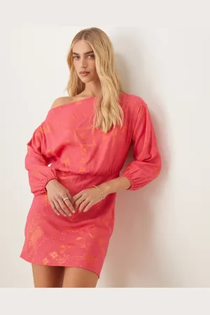 Never Fully Dressed Vestido corto rosa y rojo con hombro caído y diseño estampado variado Tilly de