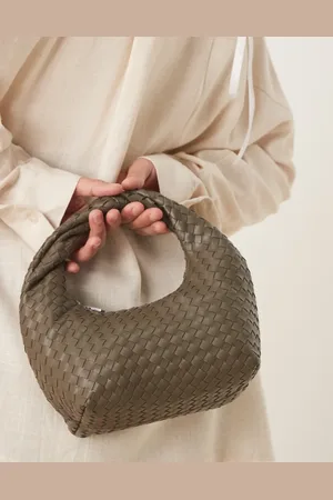 Gina Tricot Bolso tote pequeño verde con diseño entretejido y asa de mano retorcida de