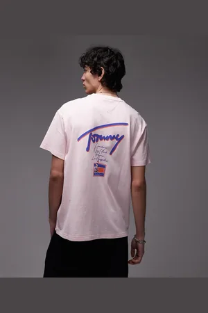 Tommy Hilfiger Camiseta rosa y morada con estampado de firma en la espalda de