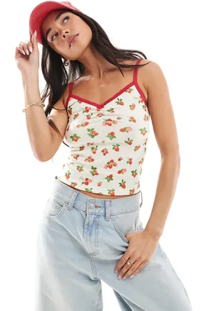 Daisy Street Top corto de tirantes con estampado de flores rojas de -Rojo