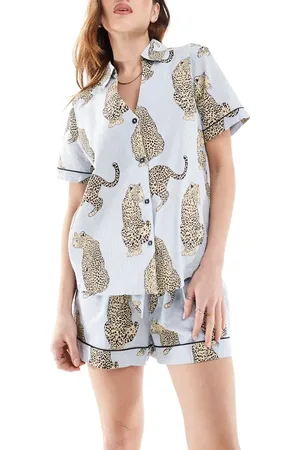 Chelsea Peers Pijama de camisa de manga corta con solapas y pantalones cortos con estampado rayas y leopardos de sirsaca de