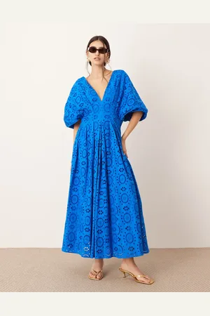 ASOS Vestido midi escotado con mangas amplias y bordado inglés de -Blanco
