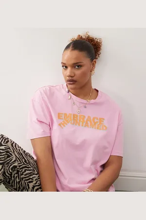 Noisy May Camiseta extragrande con texto estampado en el pecho de