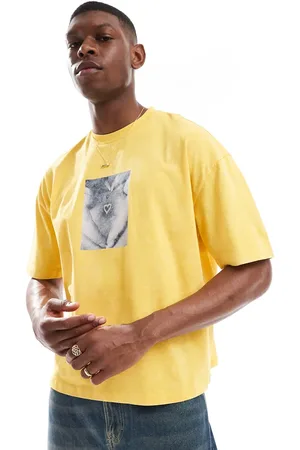 COLLUSION Camiseta amarilla de corte cuadrado skater con estampado fotográfico de