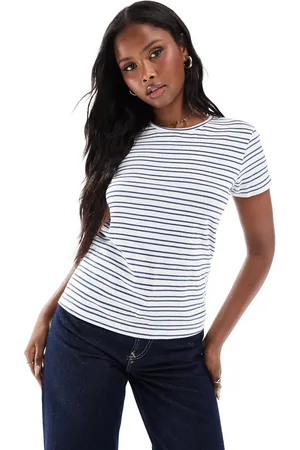 Daisy Street Camiseta azul y blanca a rayas con diseño encogido de