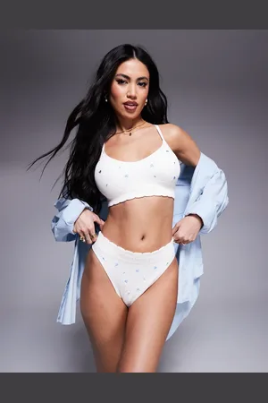 Boux Avenue Bralette color marfil con bordados florales de