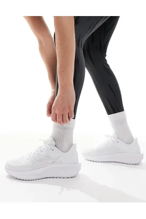 Nike Zapatillas de deporte blancas y grises Quest 6 de