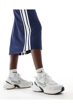Nike Zapatillas de deporte color platino puro V2K de -Blanco