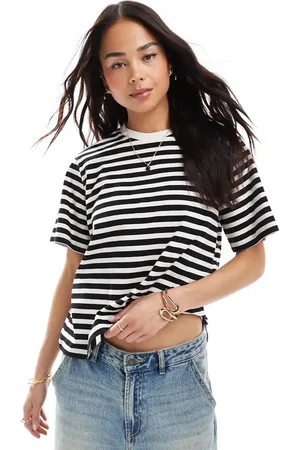 ONLY Camiseta negra y blanca a rayas con cuello en contraste de