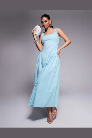Kaiia Vestido largo con detalle plisado en la cadera, escote cuadrado fruncido y ribete de encaje exclusivo de