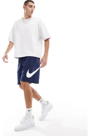 Nike Pantalones cortos en Club de