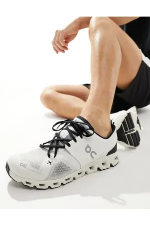 On Running Zapatillas de deporte negras y blanco marfil Cloud X 3 de ON