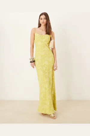 Pretty Lavish Vestido lencero largo amarillo verdoso con cuello desbocado de jacquard de -Verde