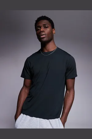 CHE Camiseta negra de corte cuadrado de Studios