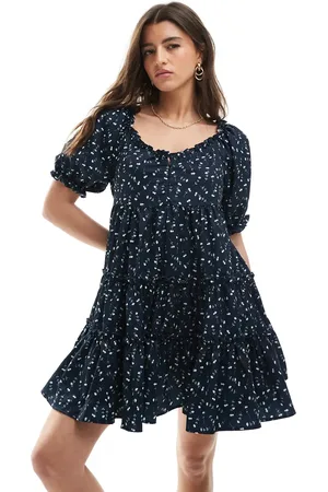 Daisy Street Vestido corto azul marino escalonado y amplio con estampado floral de