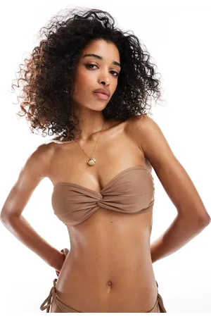 Miss Selfridge Top de bikini marrón moca con escote palabra de honor y detalle retorcido Mix & Match de