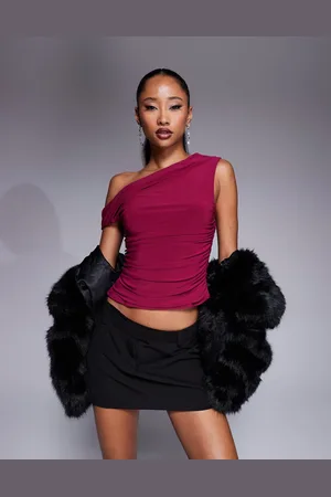 Missyempire Top frambuesa ceñido con diseño de doble capa y hombro caído exclusivo de Missy Empire-Rojo