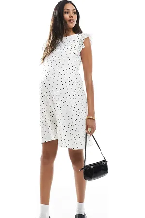 Mama;licious Vestido midi blanco con estampado de lunares y detalle de volantes de punto liso de Mamalicious Maternity