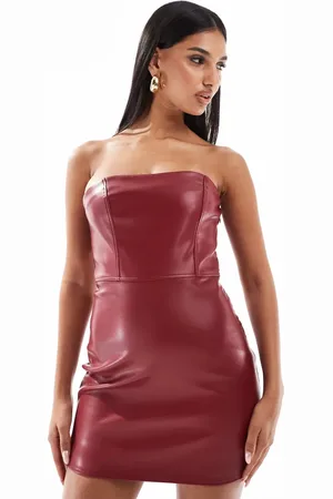 Kaiia Vestido corto con escote palabra de honor de tejido efecto cuero exclusivo de -Rojo