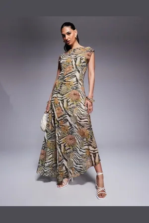 ASOS Vestido largo con estampado animal y de flores, cuello barco y cintura entallada da -Multicolor