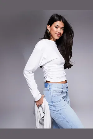 ASOS Top color de manga larga con escote Bardot y lateral fruncido de -Blanco