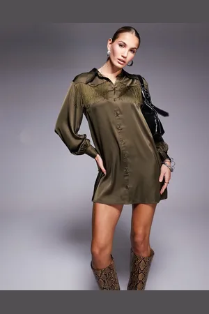 Jaded Rose Vestido camisero corto verde oliva con flecos de