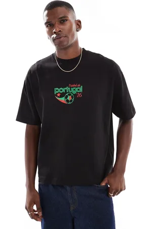 ASOS Camiseta negra de corte cuadrado extragrande con estampado deportivo "Portugal" de