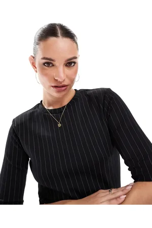 French Connection Camiseta negra entallada con raya diplomática Regina de (parte de un conjunto)-Negro