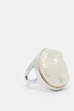 Reclaimed Anillo con detalle extragrande de nácar de imitación de