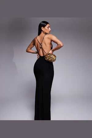 Fashionkilla Vestido largo ceñido moldeador con tirantes dobles, cuello desbocado y anilla de metal en la espalda exclusivo de