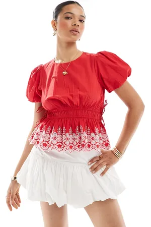 New Look Top rojo con mangas abullonadas y bajo bordado de