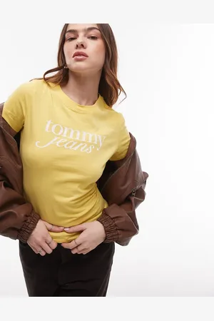 Tommy Hilfiger Camiseta amarilla con diseño encogido y estampado de texto retro de -Amarillo