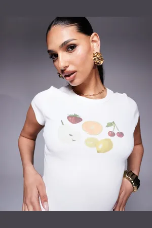 Princess Polly Camiseta blanca con diseño encogido y estampado de frutas de canalé de