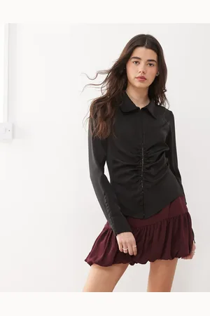 Weekday Camisa negra fruncida de satén de