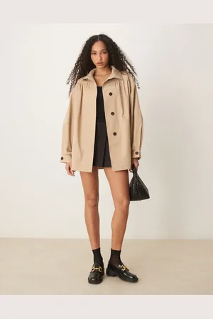 ASOS Gabardina corta color con hombros fruncidos de -Sin color