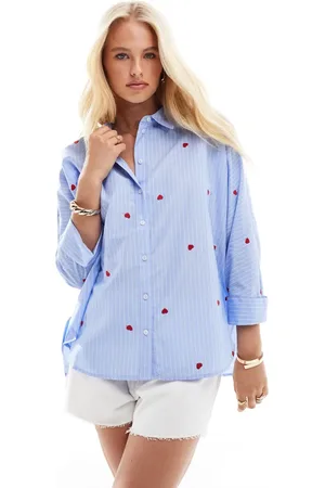 ONLY Camisa a rayas con corazones bordados de