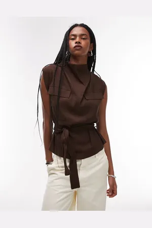 MANGO Top marrón utilitario con cuello subido de
