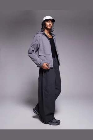 ASOS Chaqueta cortavientos con capucha de