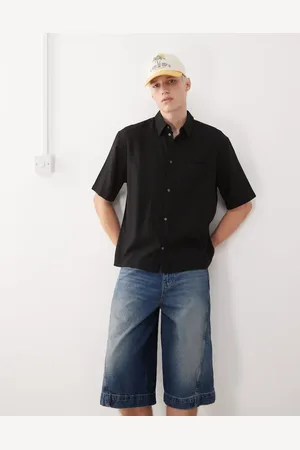 Weekday Camisa negra de manga corta y corte cuadrado extragrande de lino de