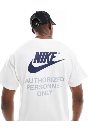 Nike Camiseta blanca extragrande con estampado gráfico en la espalda de