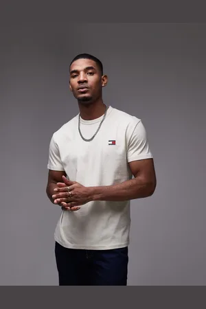 Tommy Hilfiger Camiseta blanco hueso de corte estándar con parche de logo de