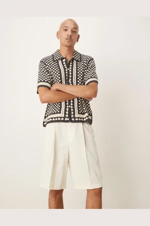 ASOS Pantalones cortos de vestir amarillos de estilo bermudas de tejido texturizado de -Neutro