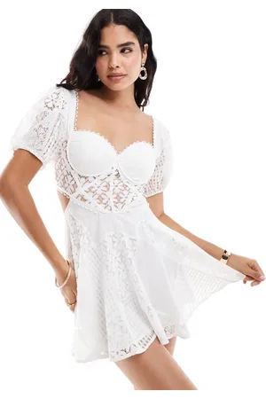 ASOS Vestido corto con copas y diseño tipo patchwork de mezcla de encaje de