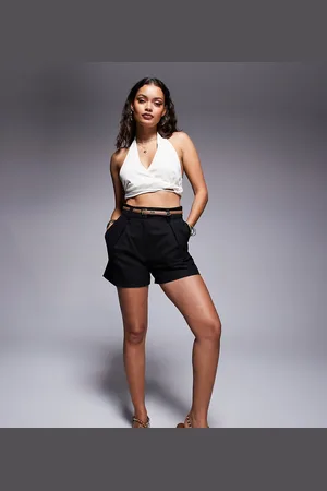 River Island Pantalones cortos de sastre negros con cinturón de