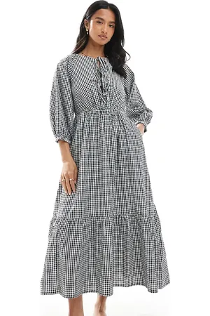 New Look Vestido midi negro a cuadros vichy amplio con lazada delantera de