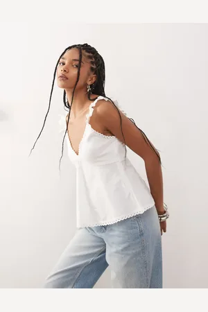 Reclaimed Top color de tirantes estilo babydoll con ribetes de encaje y bordado inglés de -Blanco