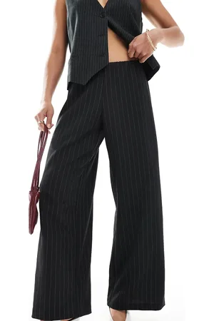 VERO MODA Pantalones gris carbón de pernera ancha con raya diplomática de crepé de punto liso de